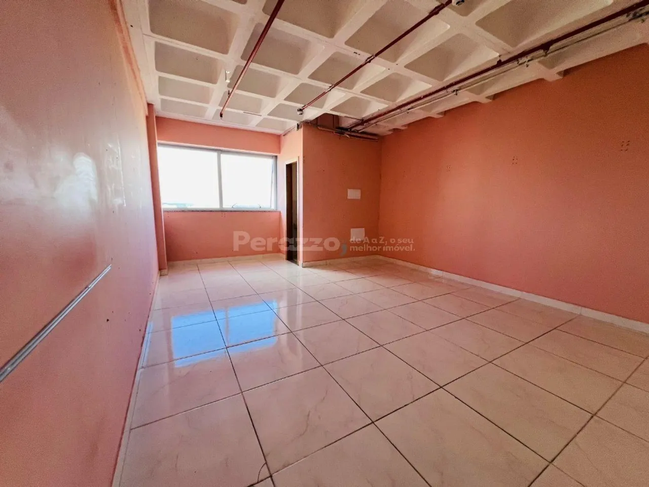 Ótima Sala Comercial localizada no Edifício Jardim Acrópolis. 2 MESES DE CARÊNCIA!