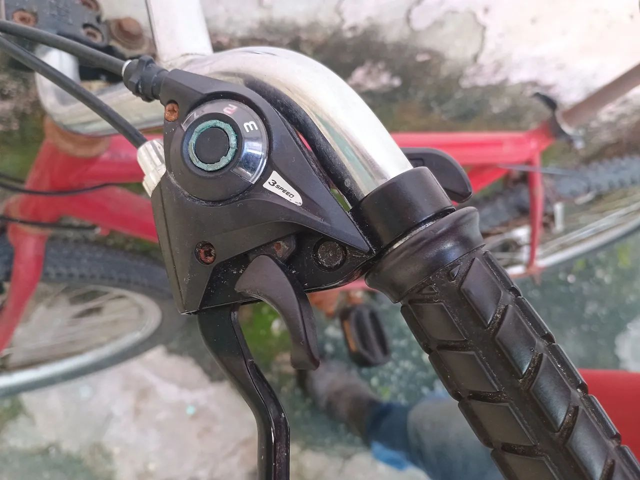 BICICLETA VERMELHA ARO 26 - ESTADO: SEMINOVA - Foto 3