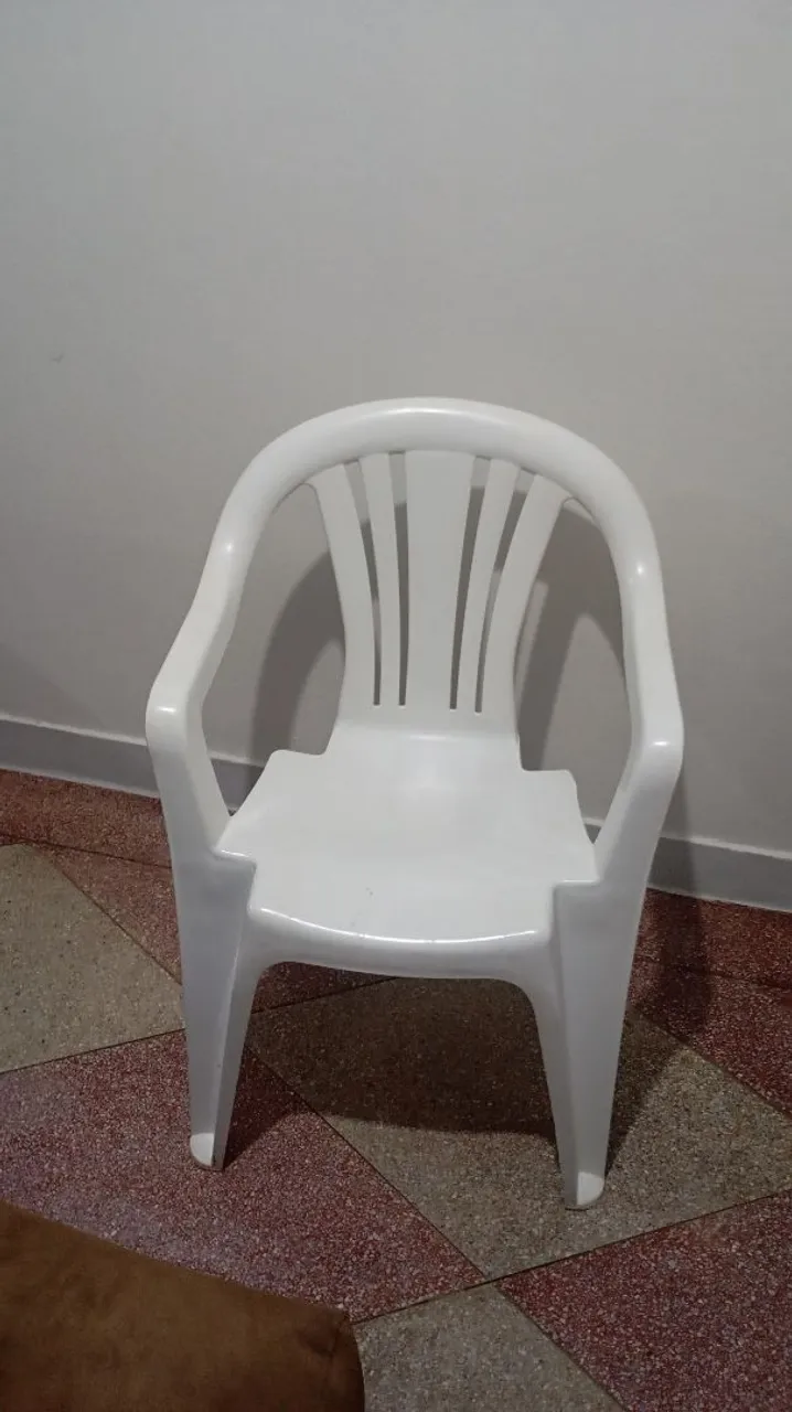 Cadeira de Plástico Branca Unidade