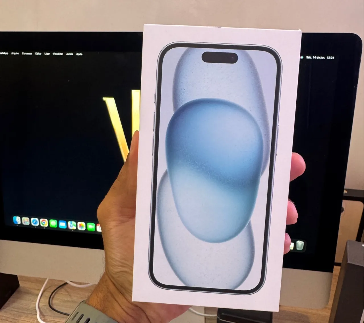 IPHONE 15 256GB - NOVO LACRADO/ UM ANO DE GARANTIA