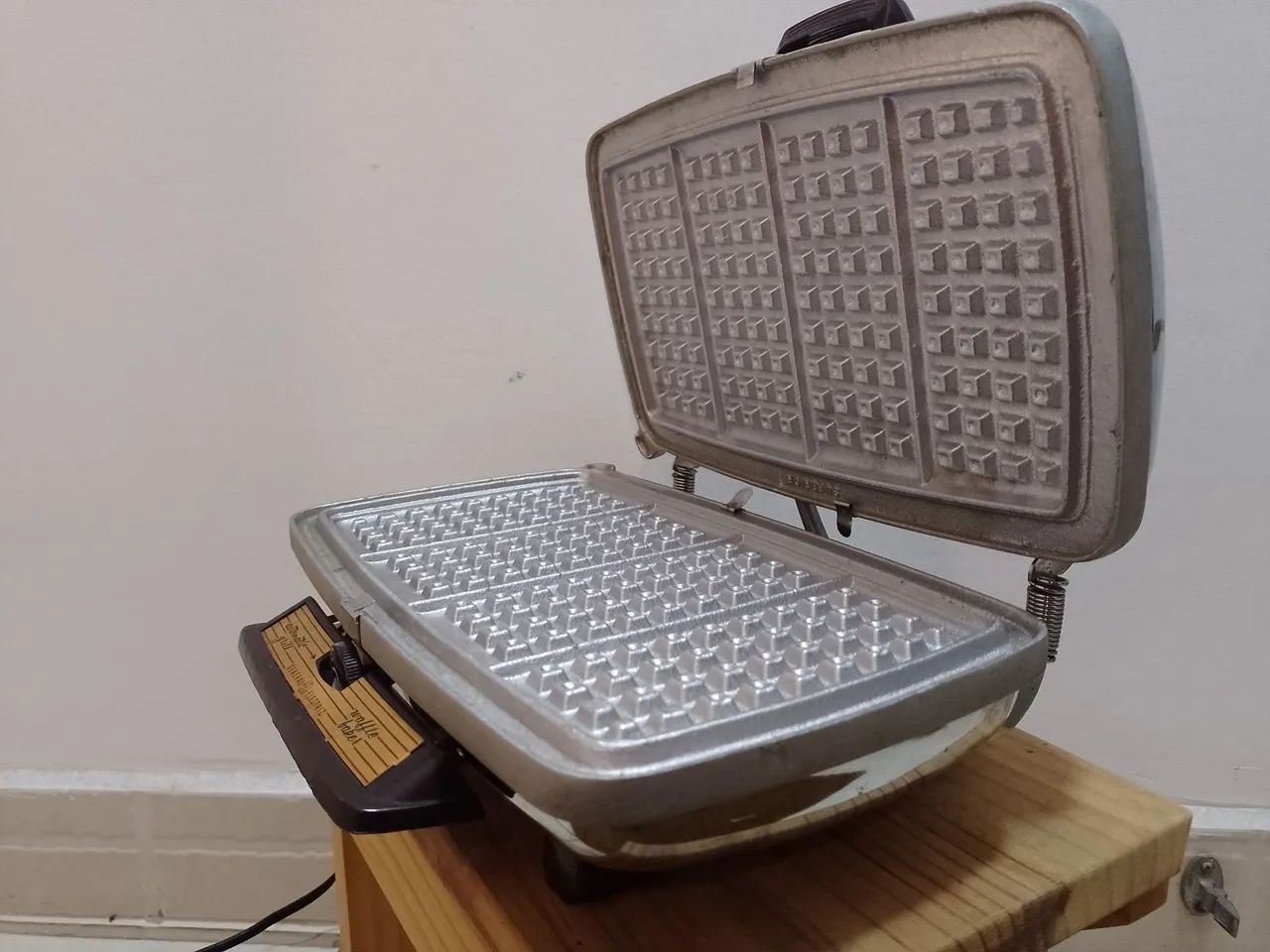 【超特価sale開催】  e Grill Waffle Vintage Electric General Elétrico Maker キッチン家電