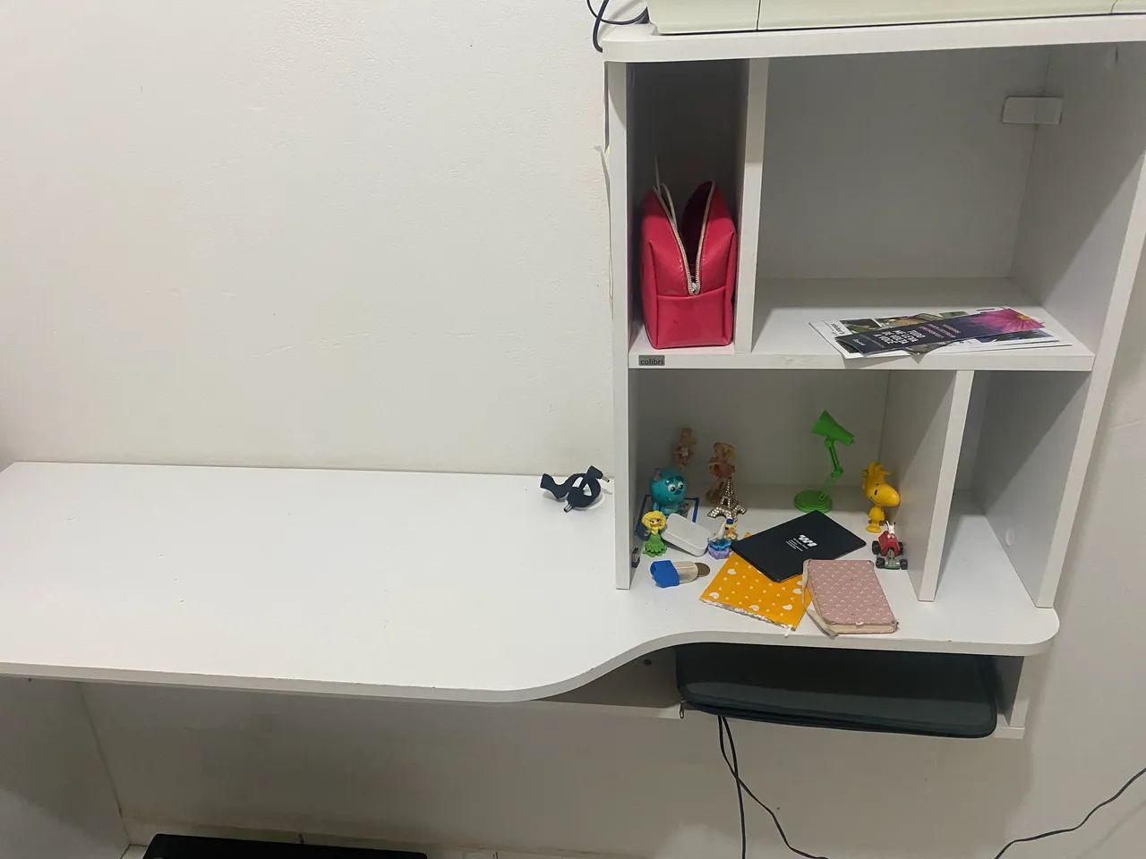 Escrivaninha suspensa 
