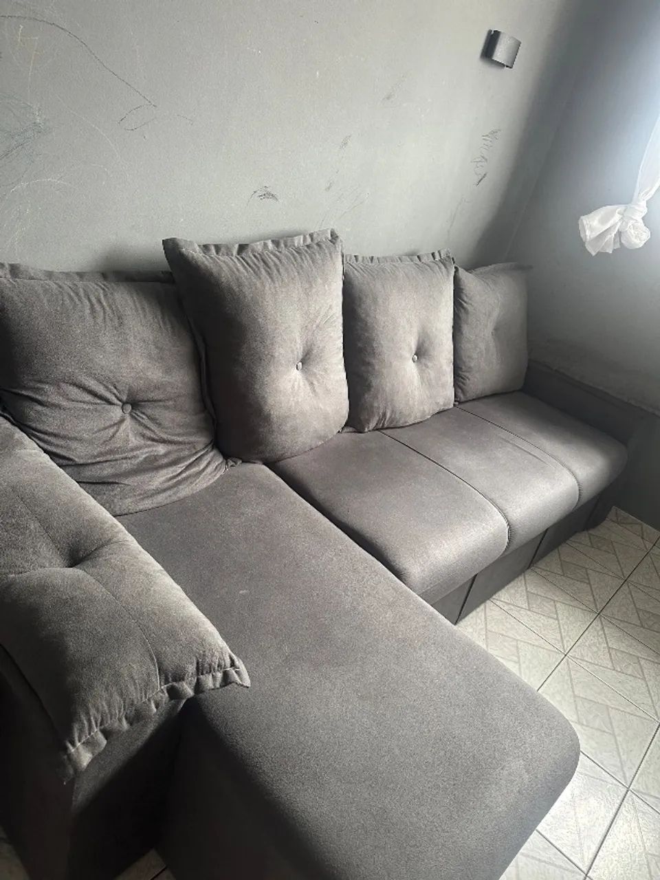 Sofá 3 lugares sem marca de uso 3 meses de uso chama chat