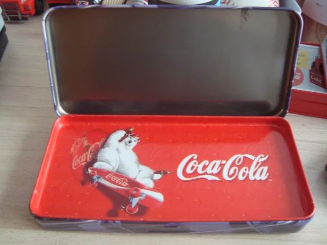 Coleção Coca Cola Estojo metal - Foto 2