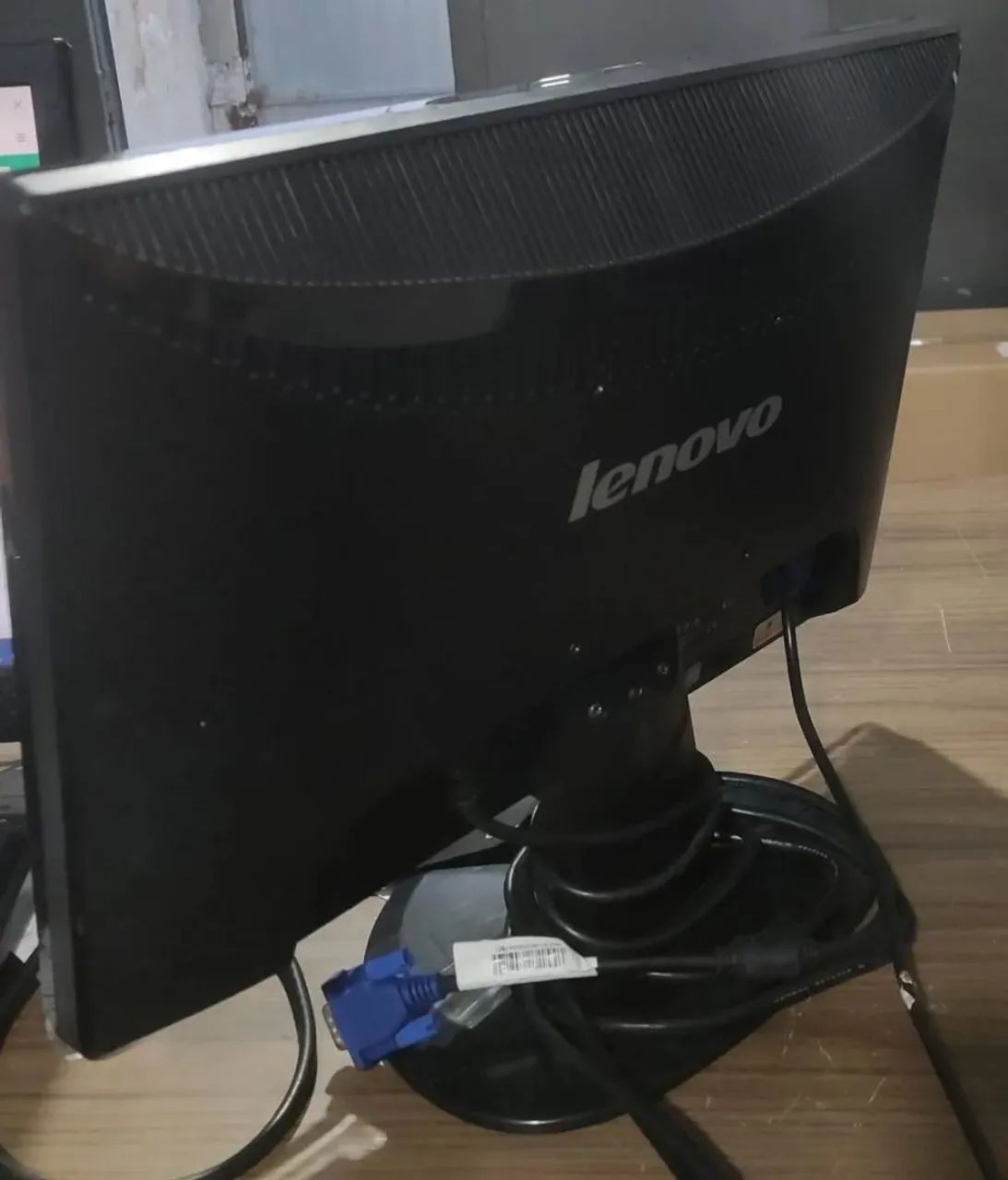 Monitor Lenovo 19 - Foto 3