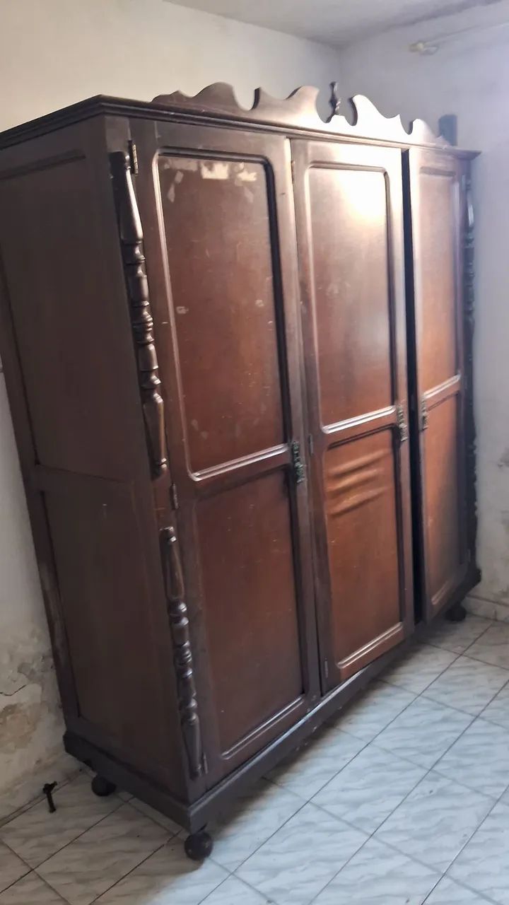 Vendes guarda roupa colonial 