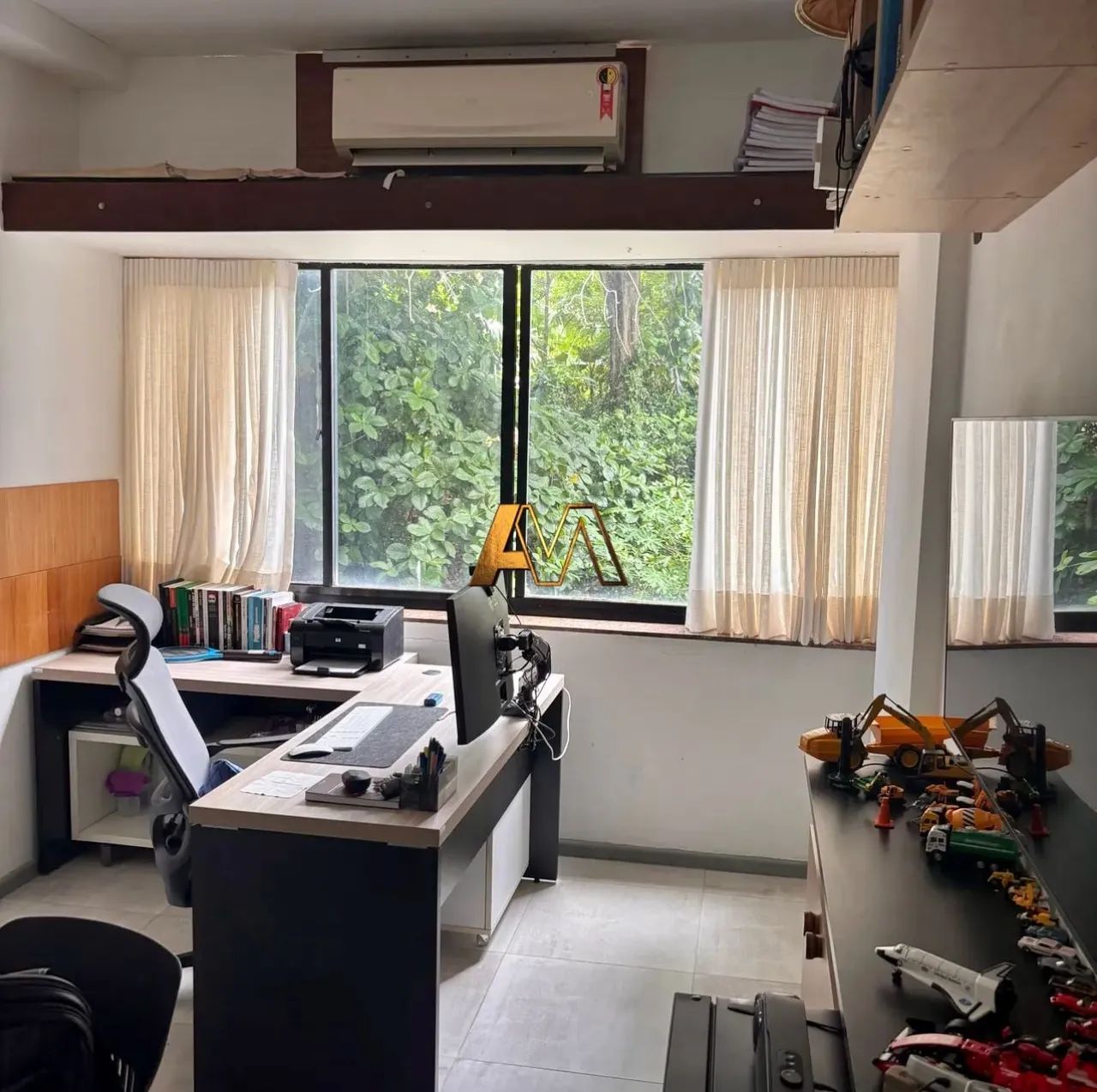 SALA COMERCIAL NO RIO VERMELHO