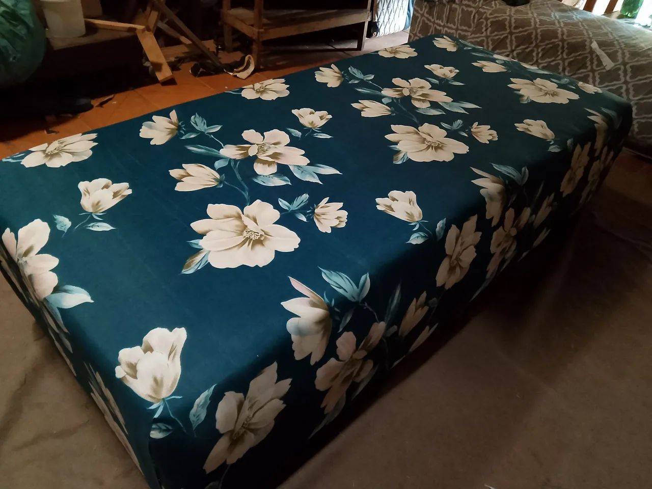 Cama box solteiro nova de espuma 
