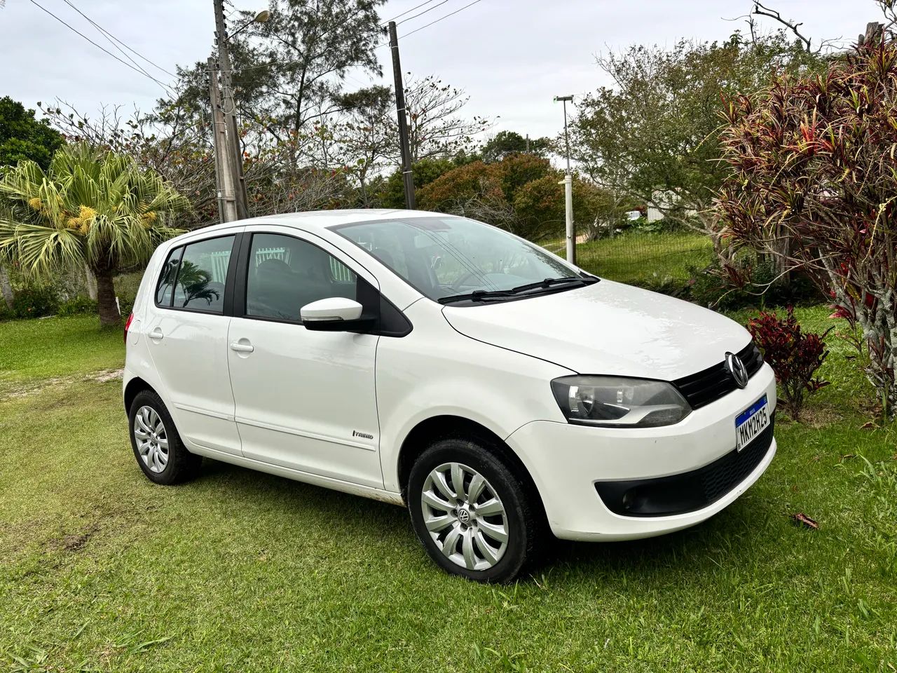 Volkswagen Fox 1.0 MI Total Flex 8V 5P 2014