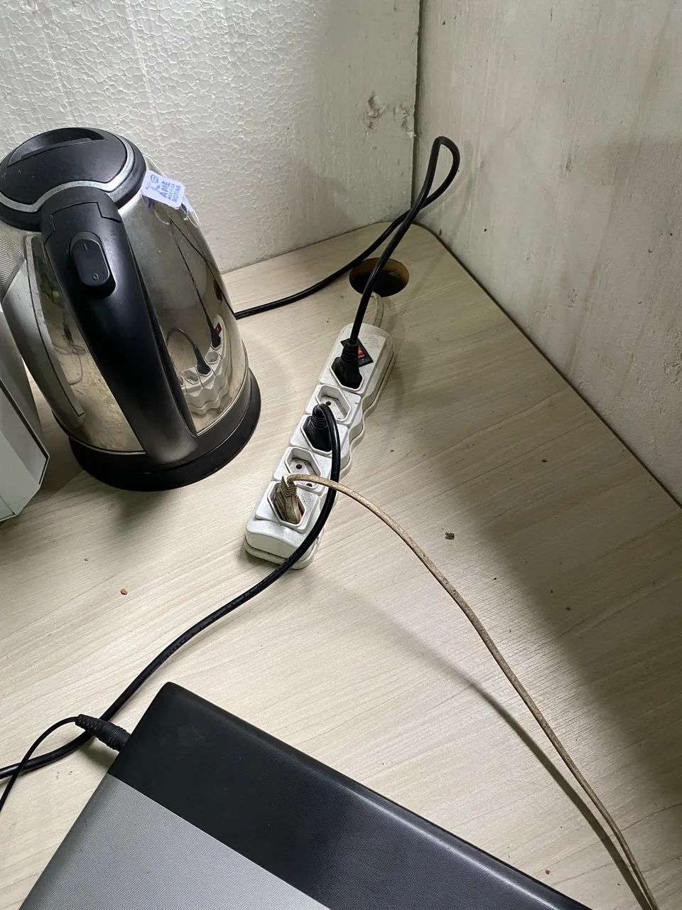 Mesa de escritório em L