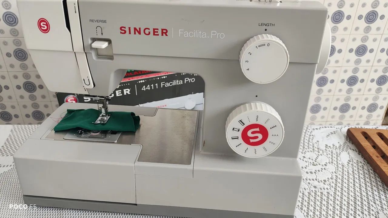 Máquina de costura Singer  - Foto 2