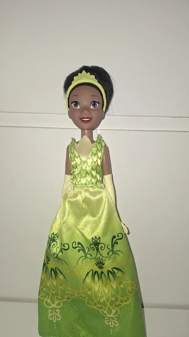 Boneca disney Tiana a princesa e o sapo