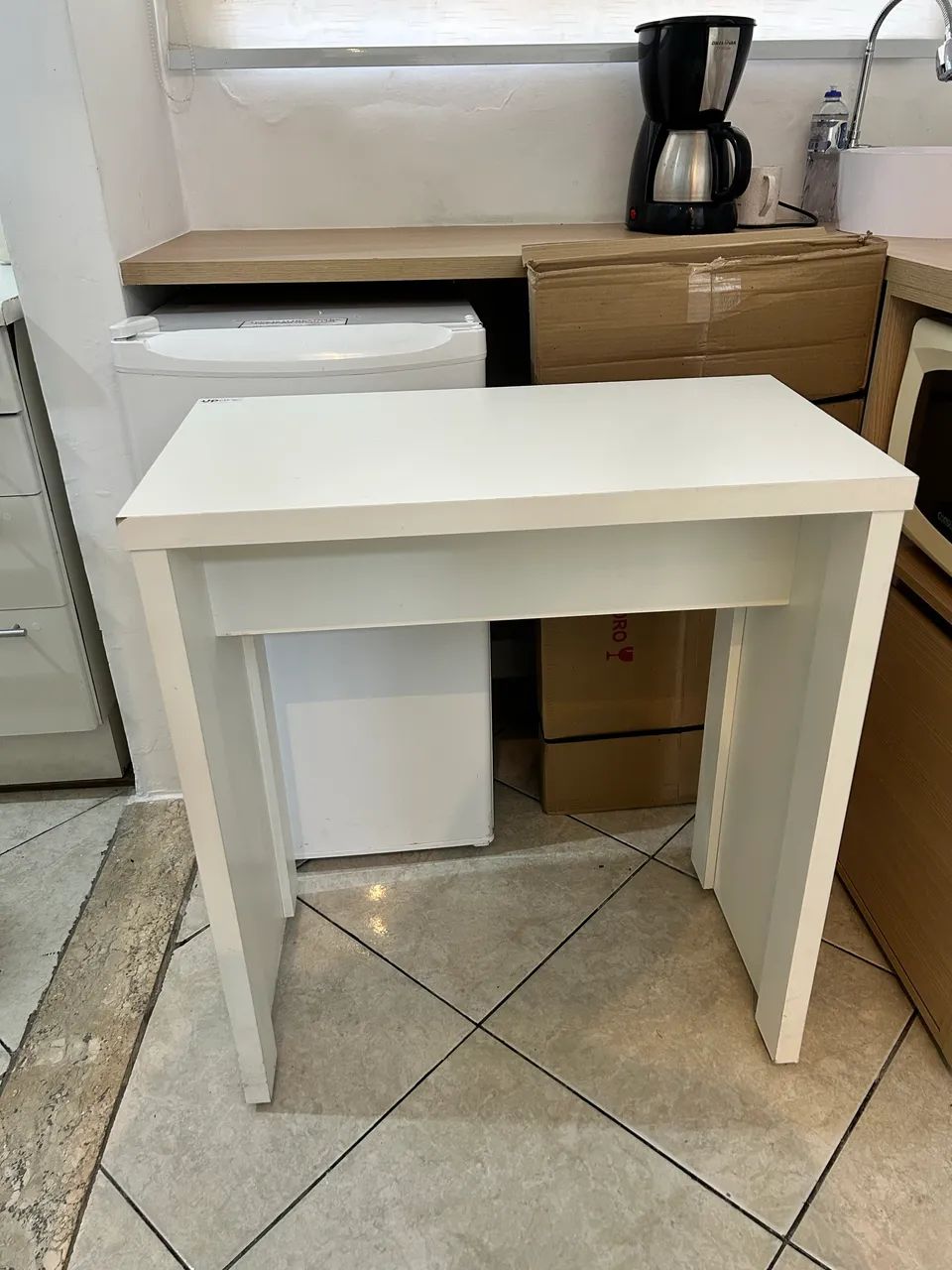 Mesa de escritório branca 