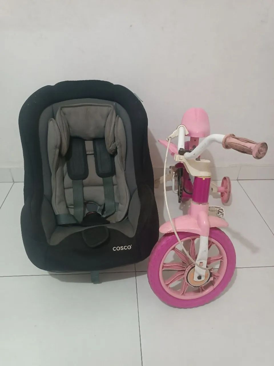 VENDO CADEIRINHA E BICICLETA 
