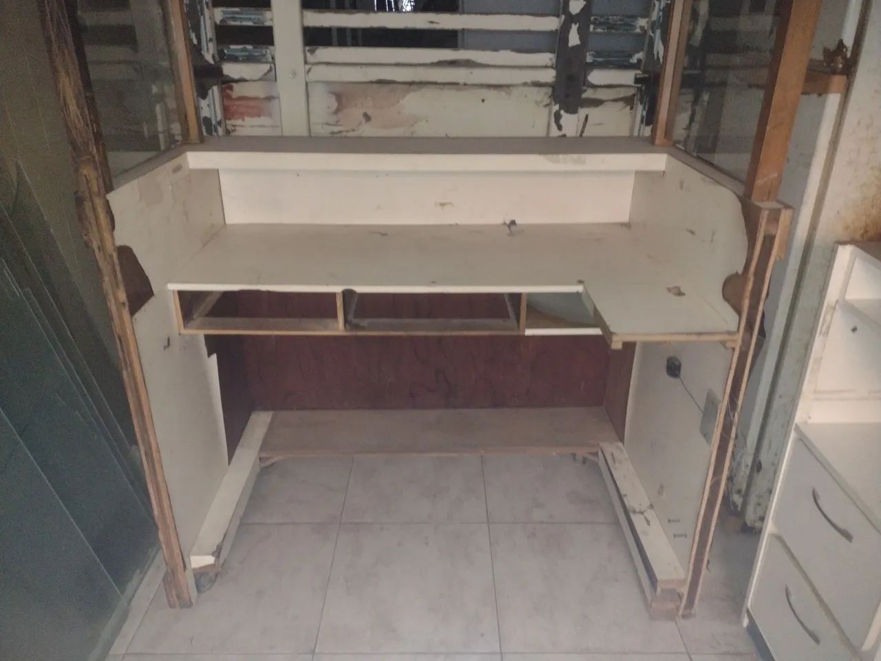 Balcão caixa c rodas * - Foto 3