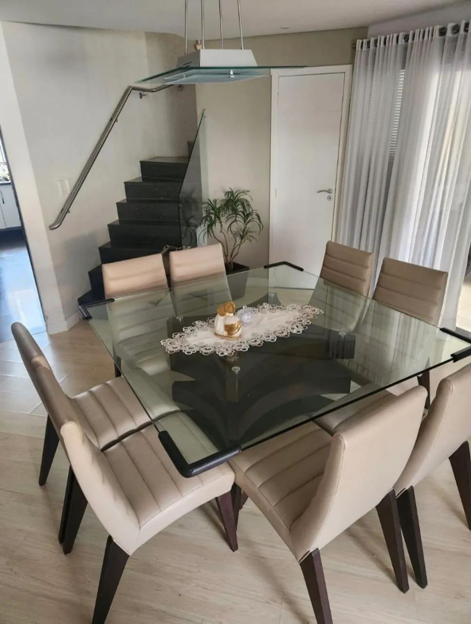 Vendo conjunto mesa jantar com tampo de vidro e com 8 cadeiras - Foto 5