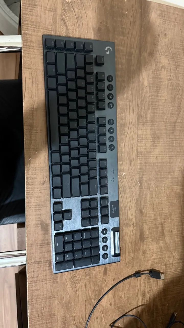Teclado Logitech G915 X LightSpeed