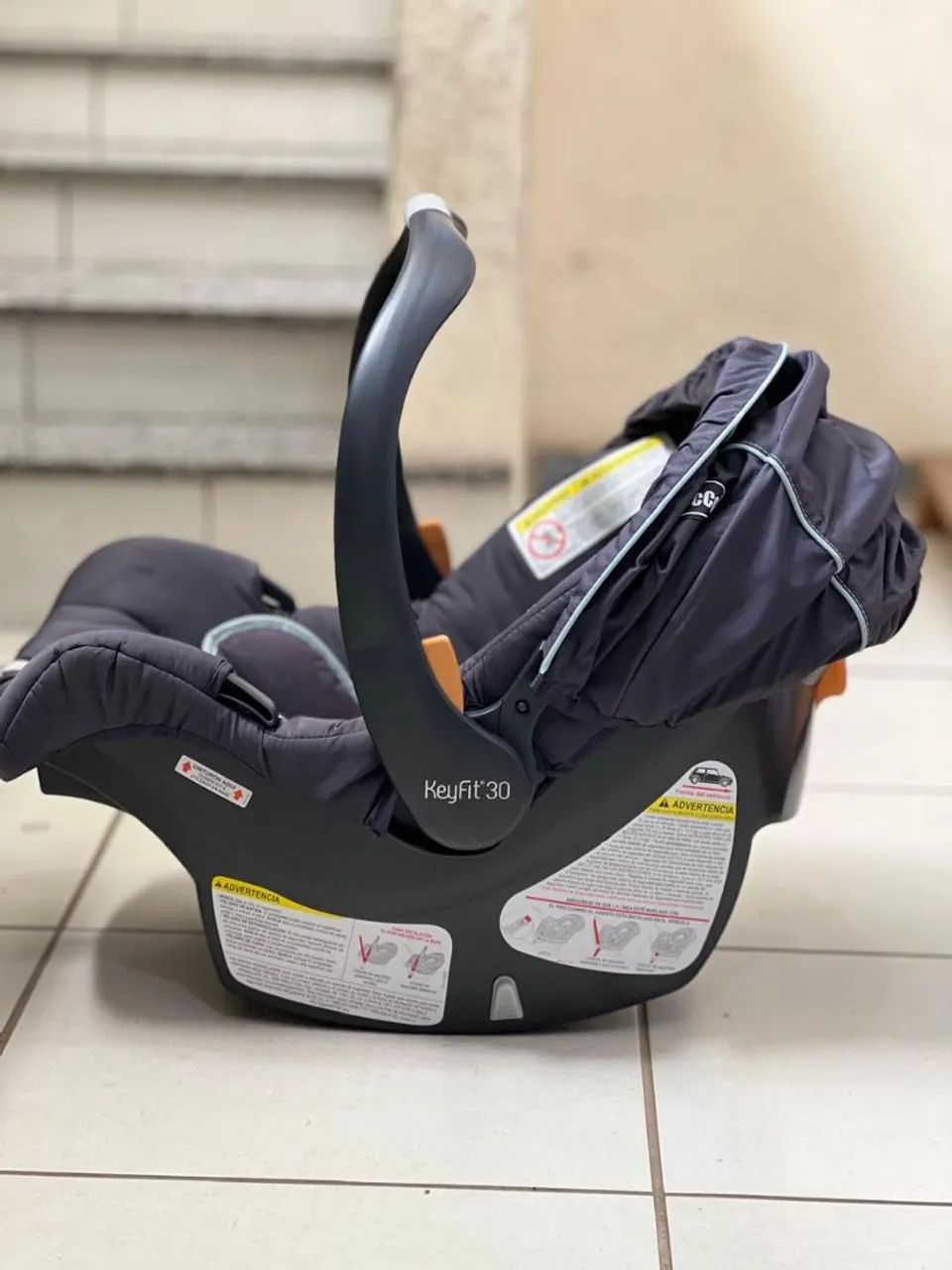 Carrinho de bebê e bebê conforto Chicco bravo