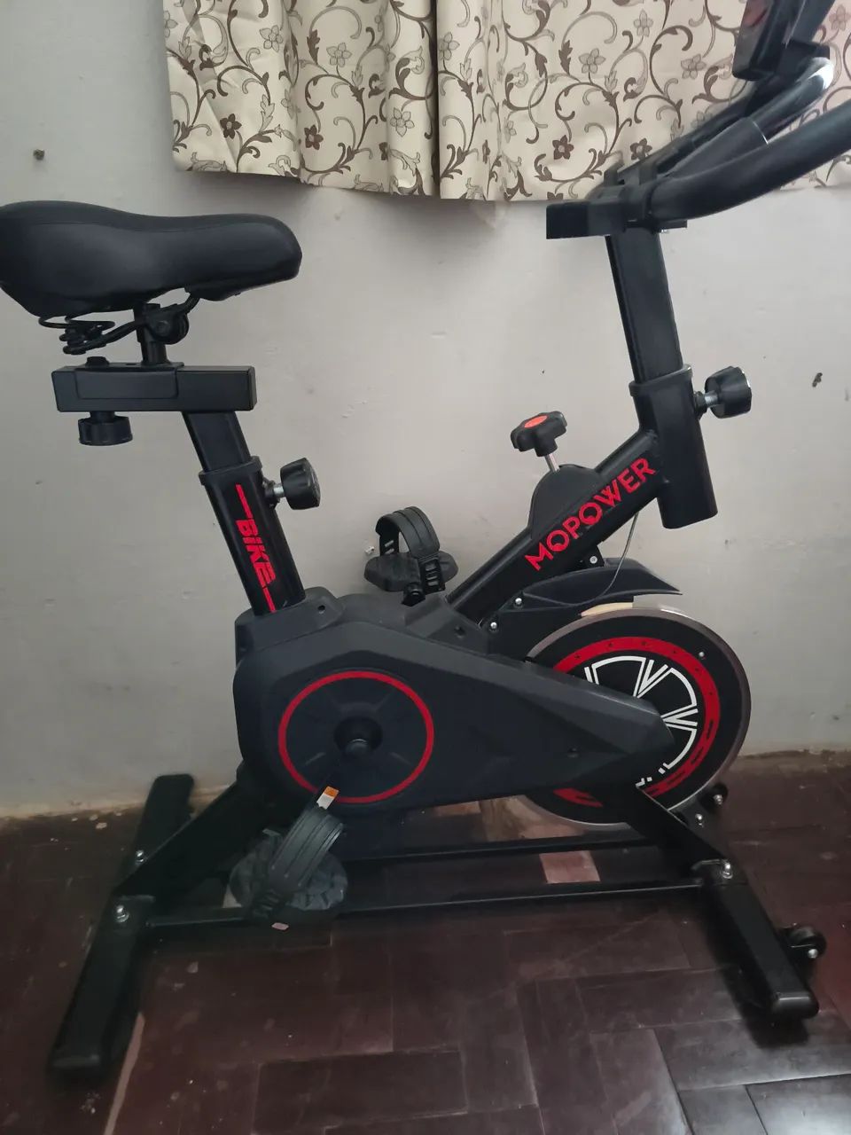 Bicicleta ergométrica designer compacto