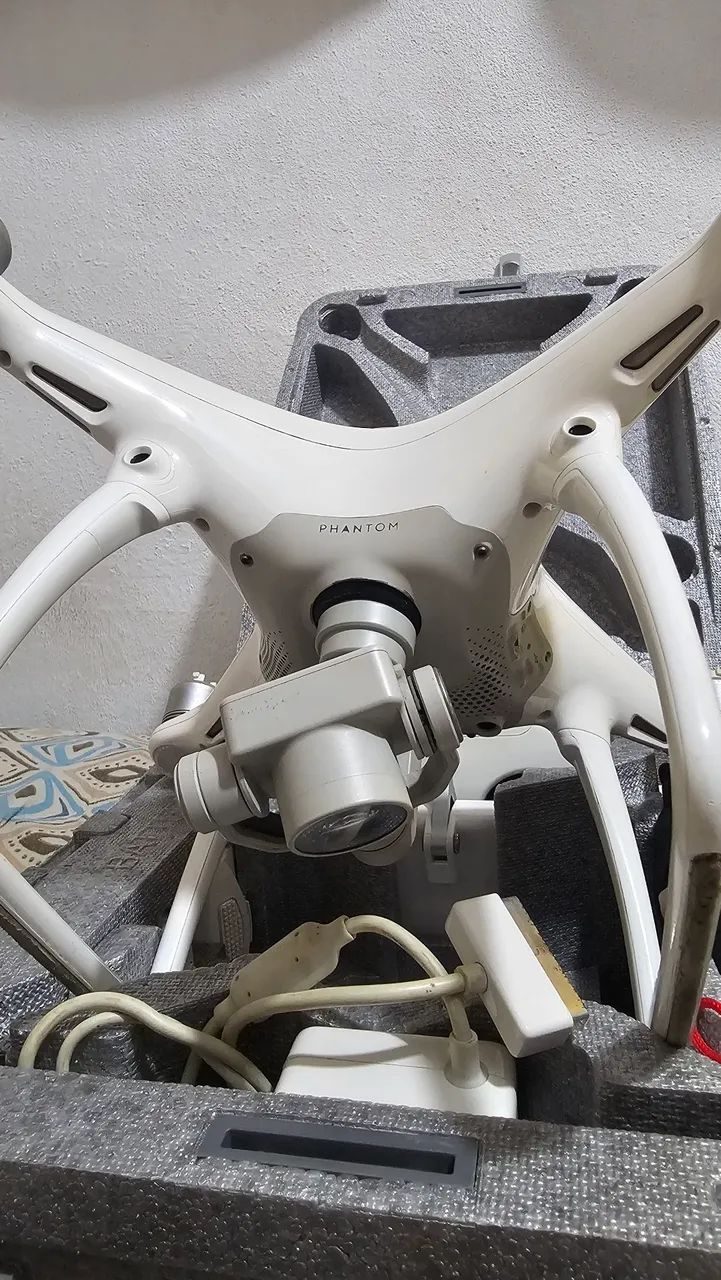 Drone DJI Phanto 4 - Foto 5
