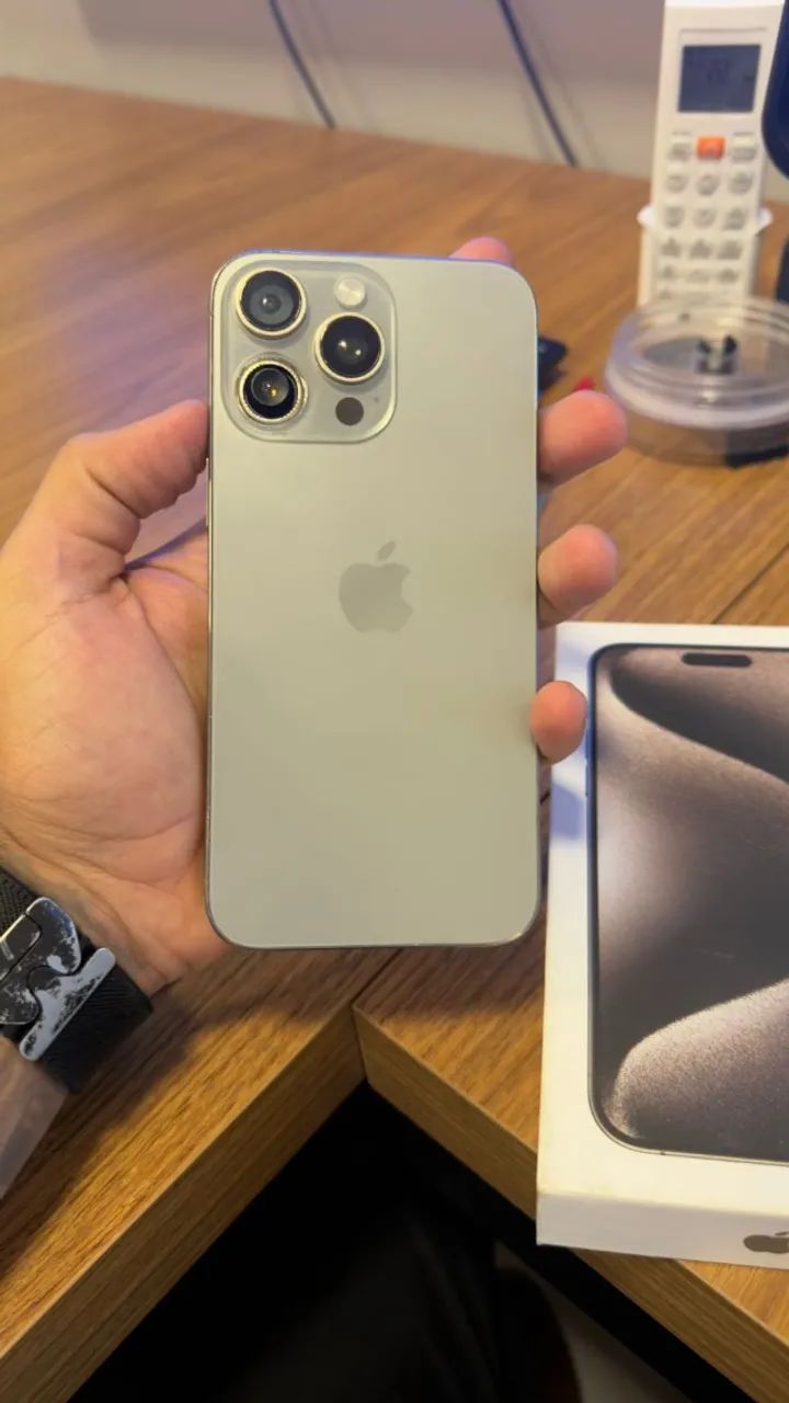 iPhone 15 Pro Max 256gb com detalhe - Foto 2