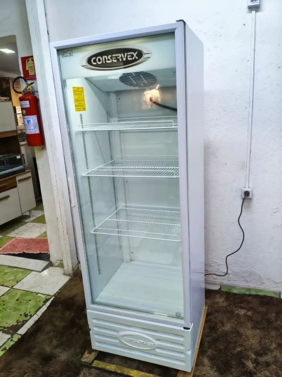 Expositor refrigerado 400 litros seminovo - Geladeiras e Freezers