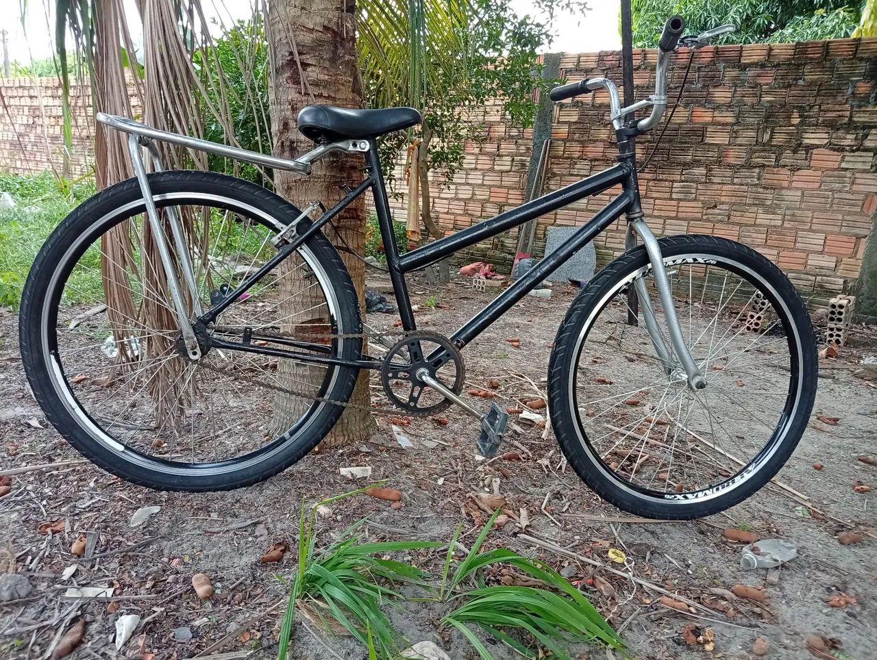 Vende se essa bicicleta aro 26 preta top demais  - Foto 5