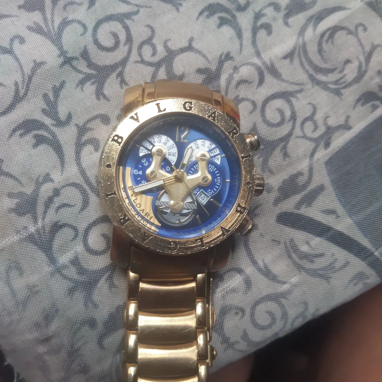 Relógio BVULGARI dourado 