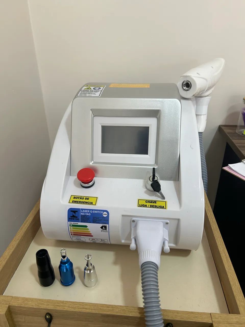 Laser ND YAG Q-SWITCH