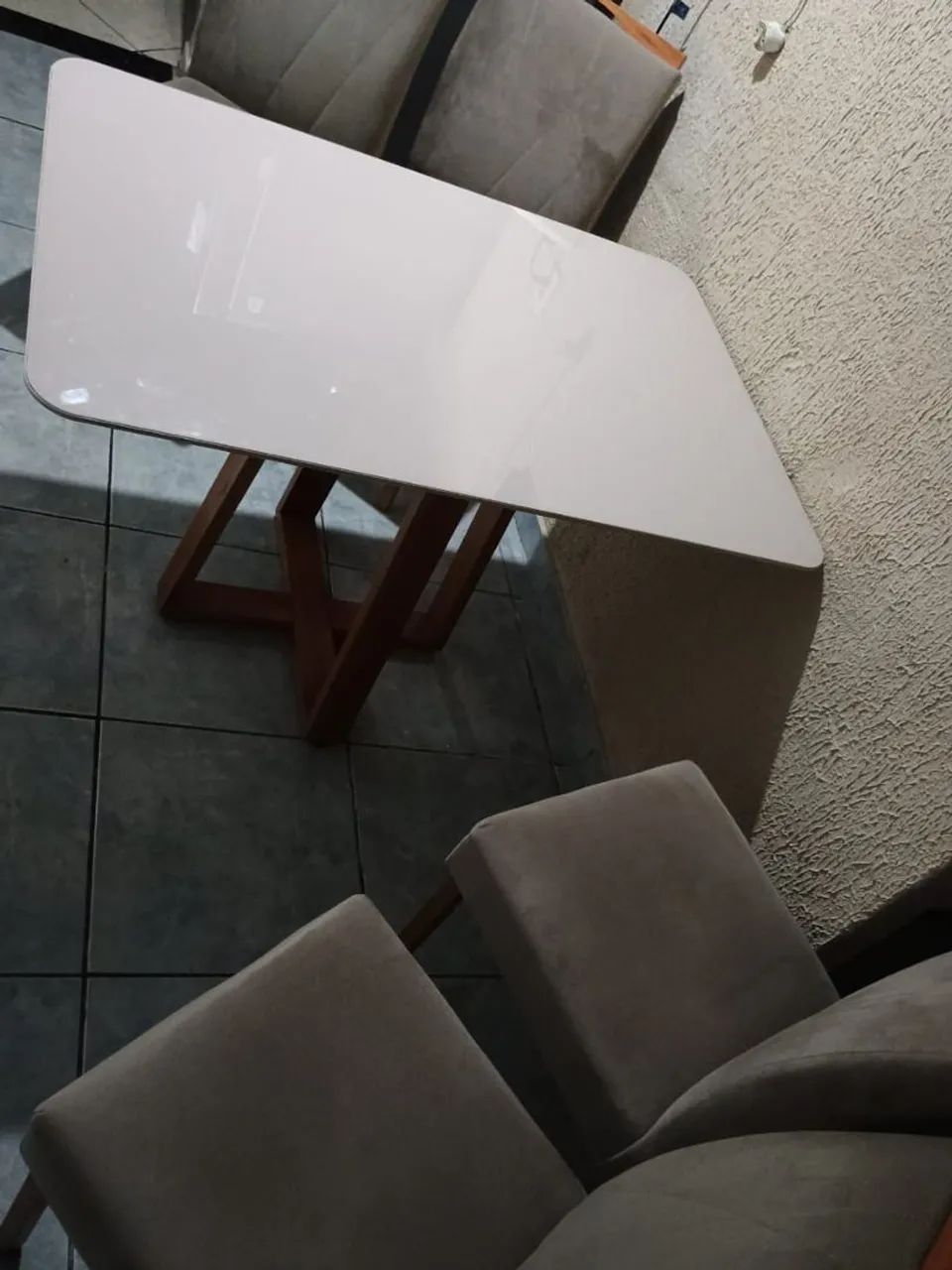 Mesa vidro com 04 cadeiras  - Foto 3