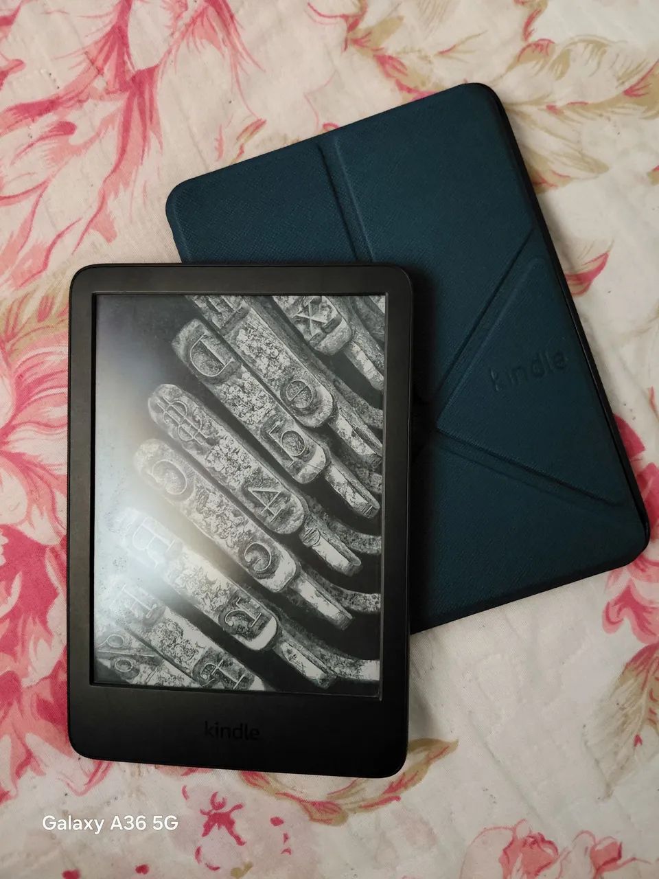 Kindle Amazon 11ª Geração (Modelo C2V2L3) de 16GB - Tablets e E