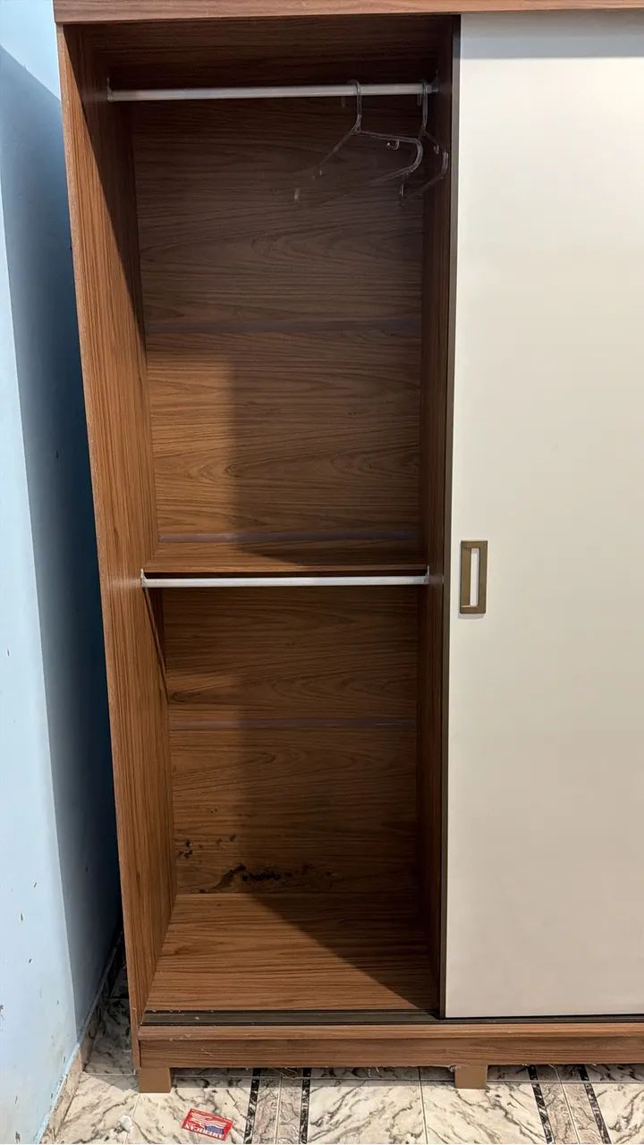 Vendo guarda roupa 3 portas de correr com espelho - Foto 4