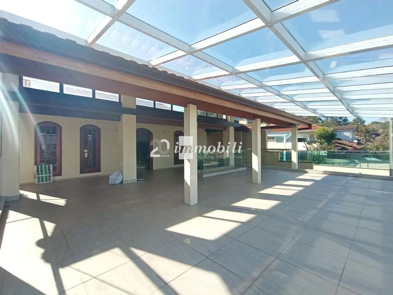 Casa à venda e para alugar em Cotia, Granja Viana, com 4 suítes, com 480.7 m² - Foto 6
