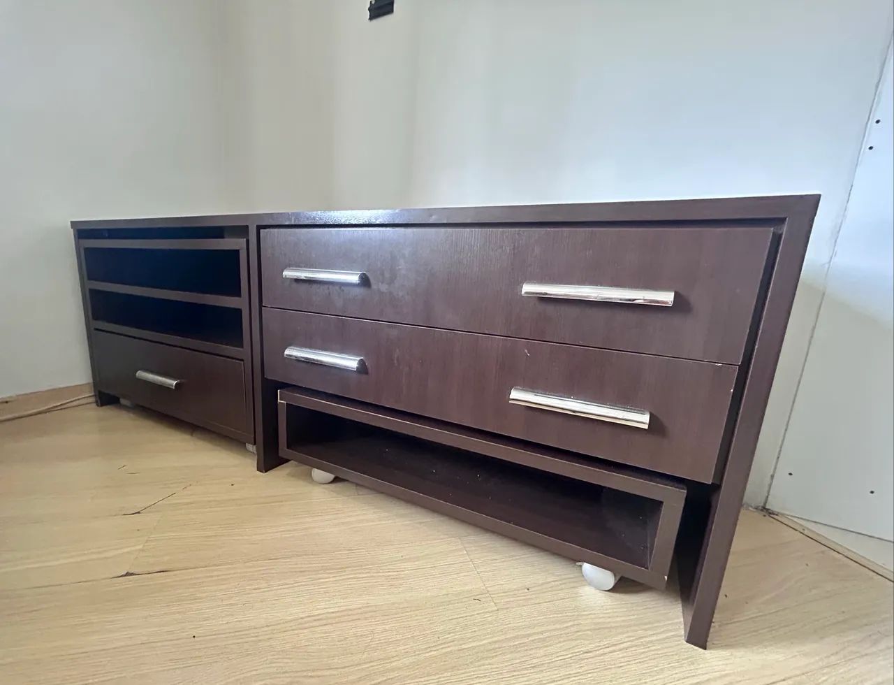 Rack para Sala com 3 Gavetas e Módulo Móvel (Mesa de Centro) - Usado  - Foto 2