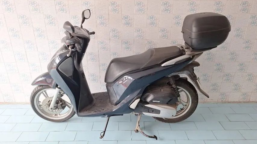 VENDO MOTO HONDA   *  