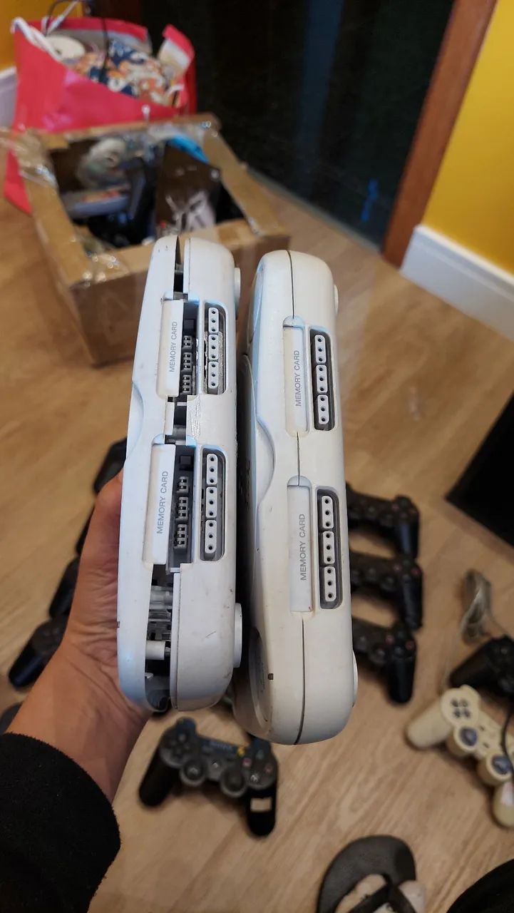 Controles originais PS2/PS3 e console PS one. - Foto 5