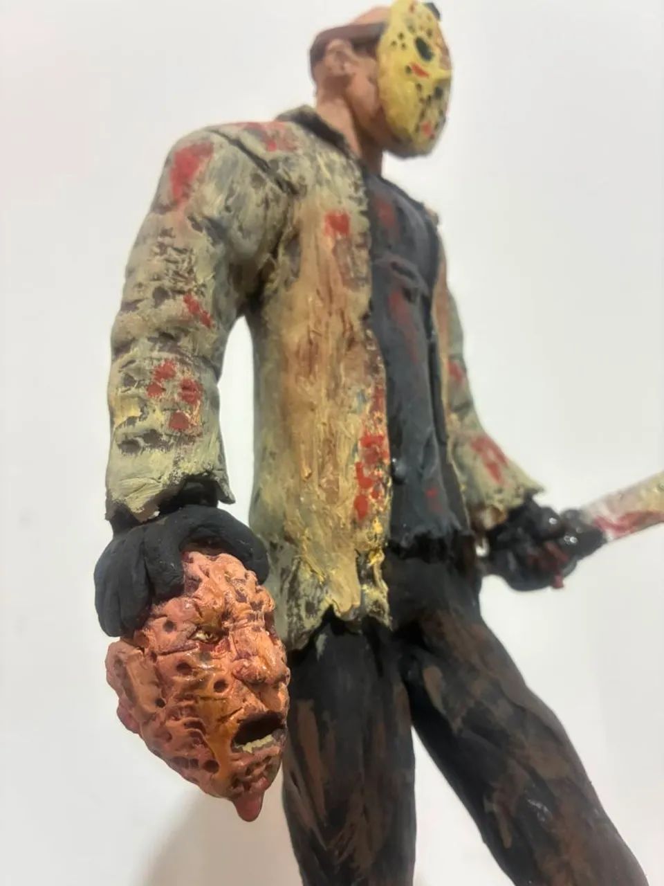 Escultura jaso voorhees 18 cm - Foto 2