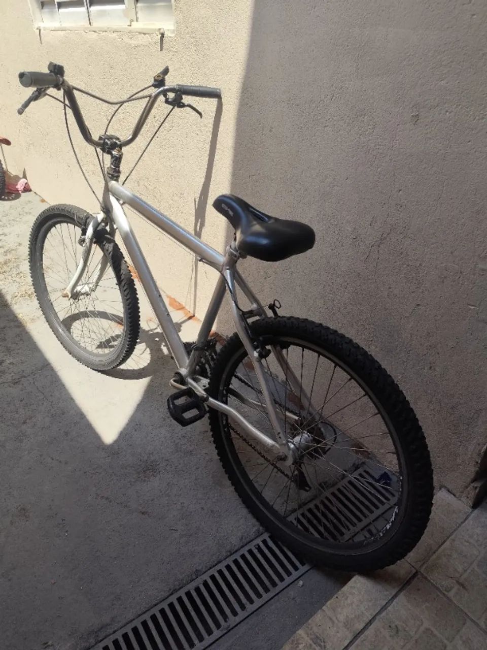 Bicicleta aro 26 usada - Foto 2