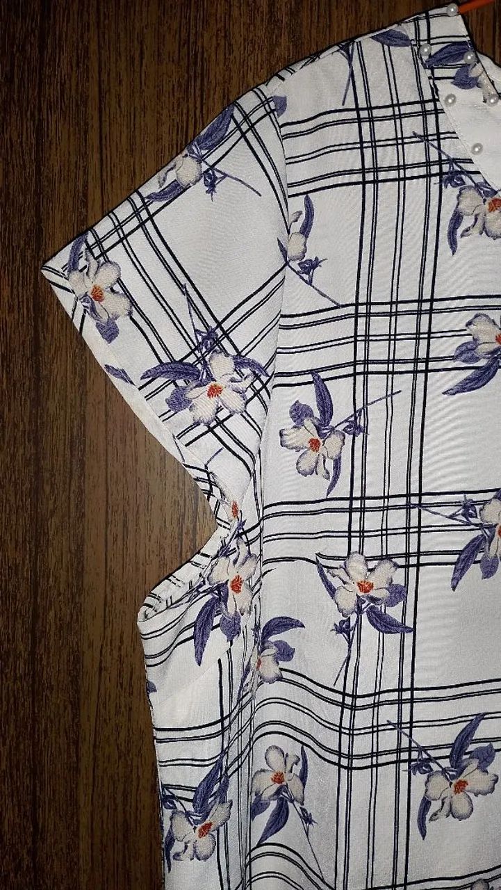 Blusa Feminina Cinza com Pérolas Tamanho 52 - Foto 4
