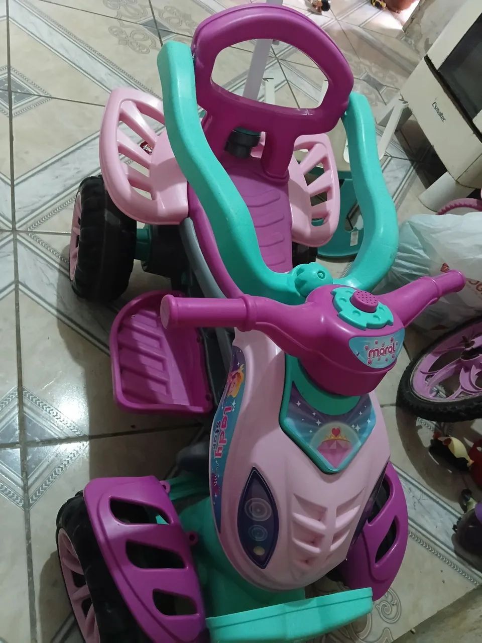 Carrinho quadriciclos 
