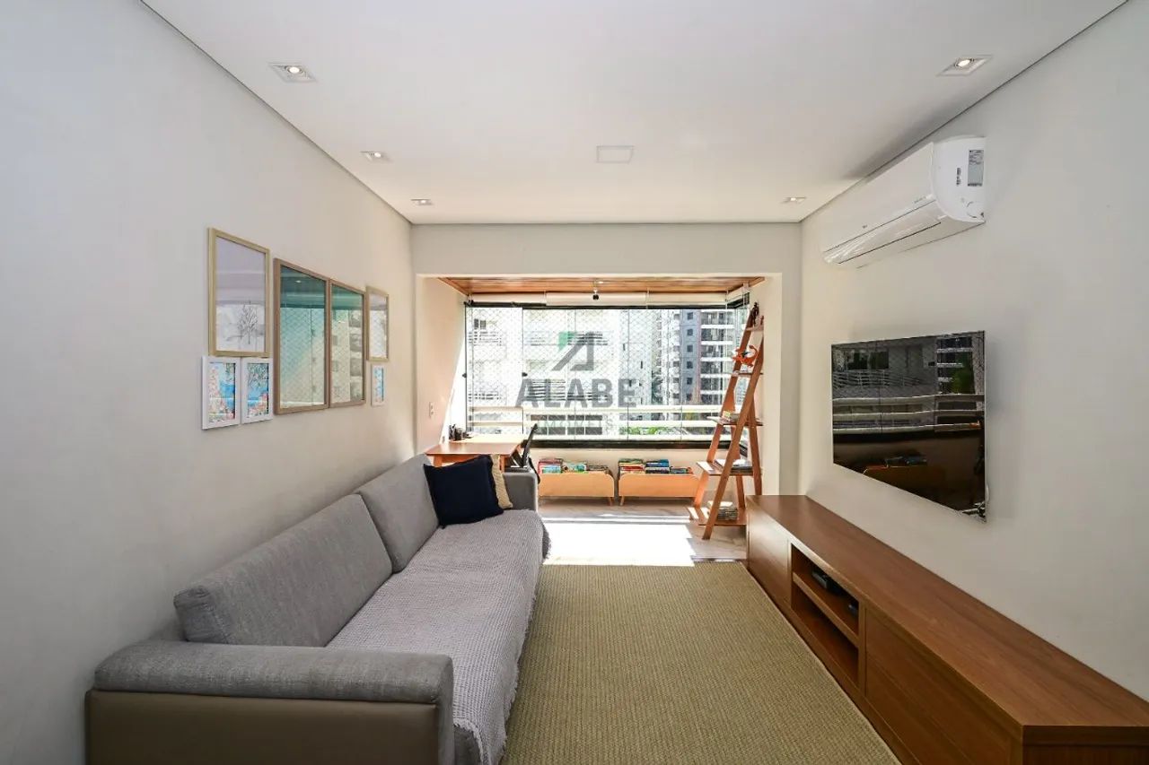 Apartamento para venda em Moema com 2 quartos, sendo 1 suíte, 72m²