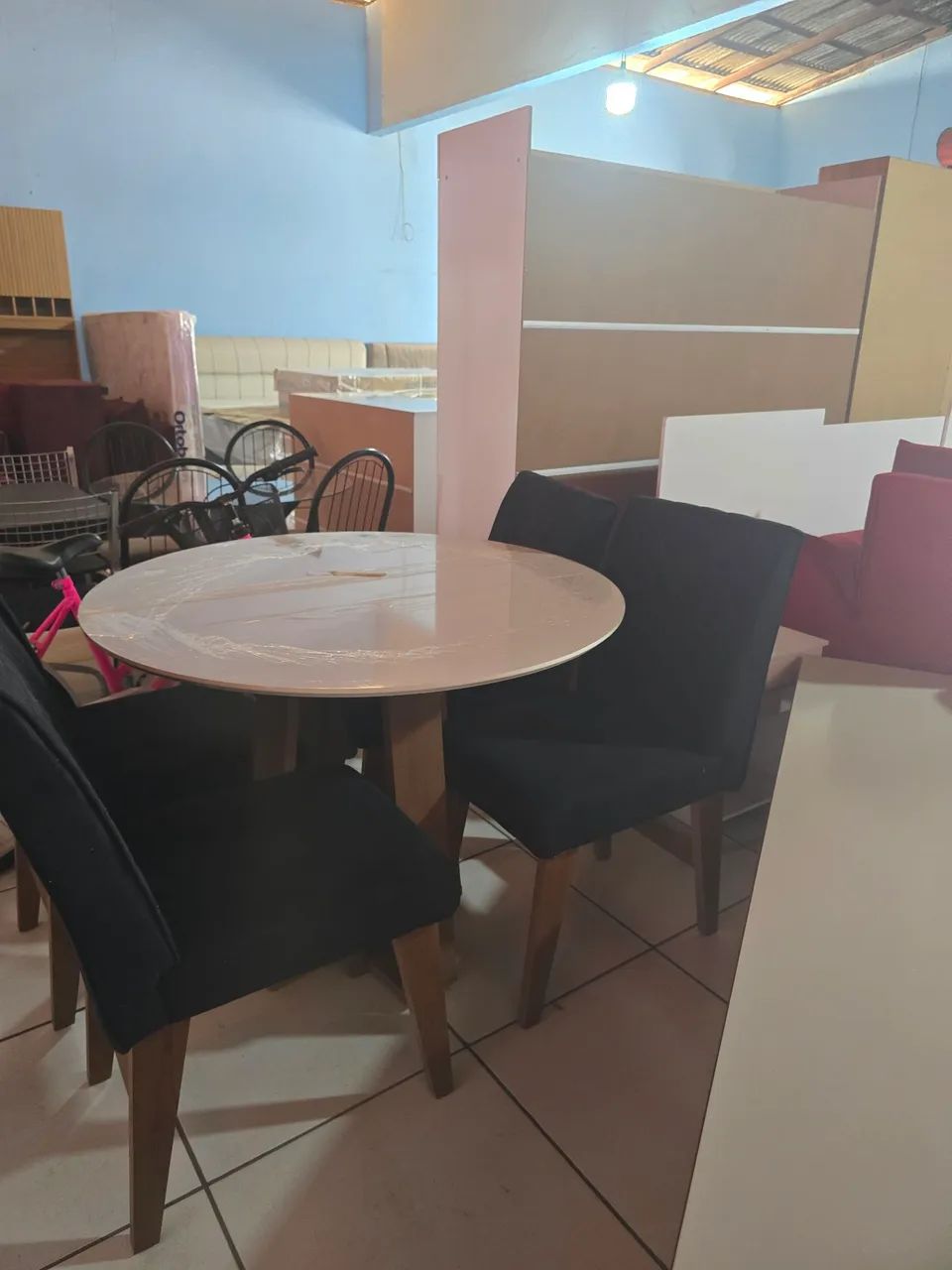Mesa de 4 cadeiras