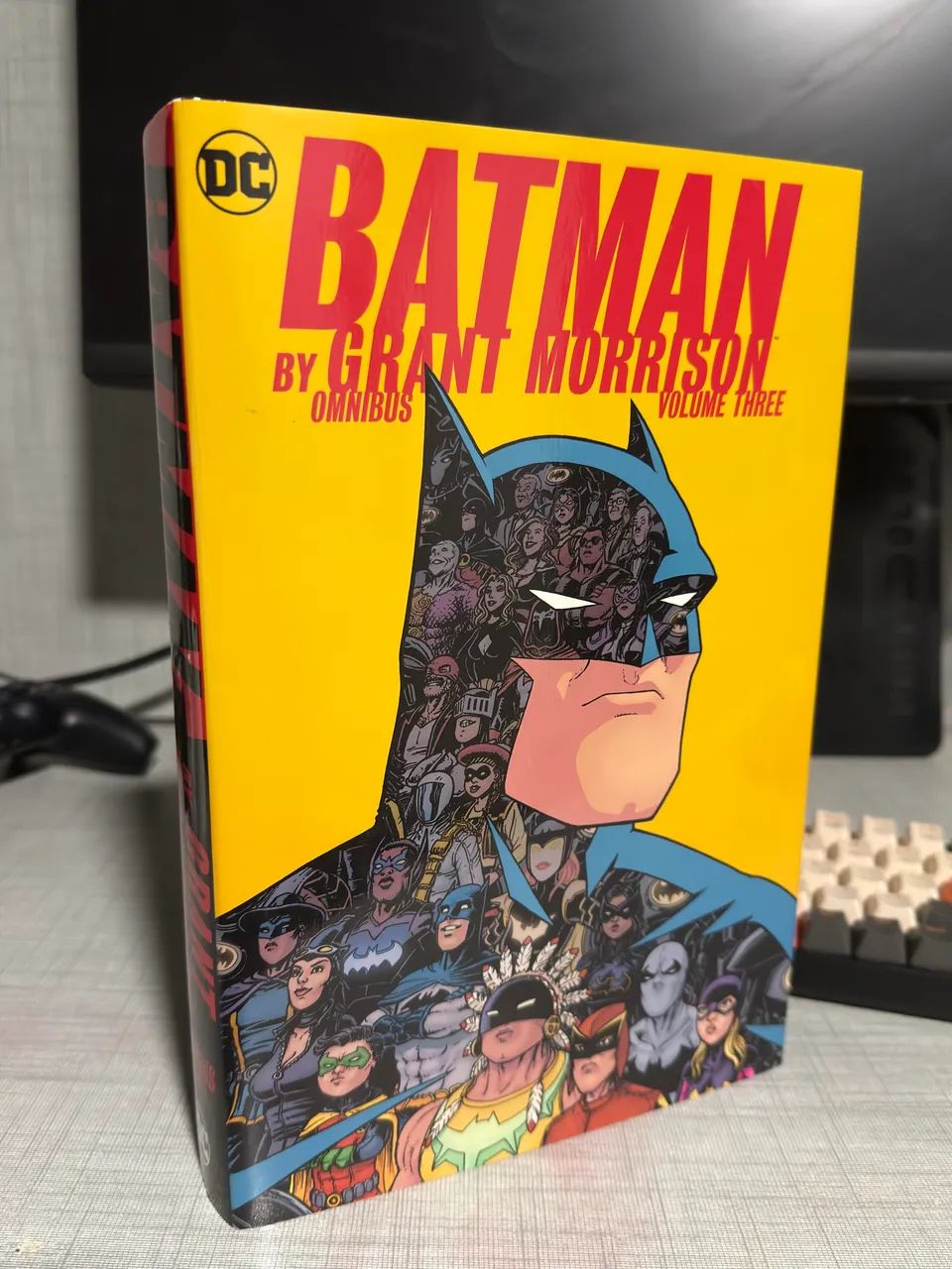 Batman Omnibus by Grant Morrison Volume 3