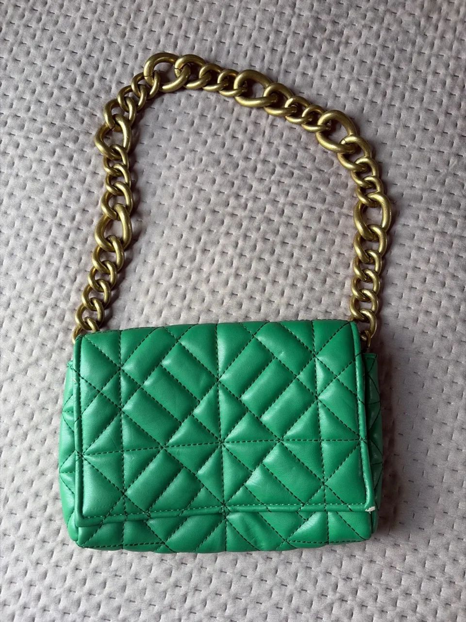 Bolsa verde Zara