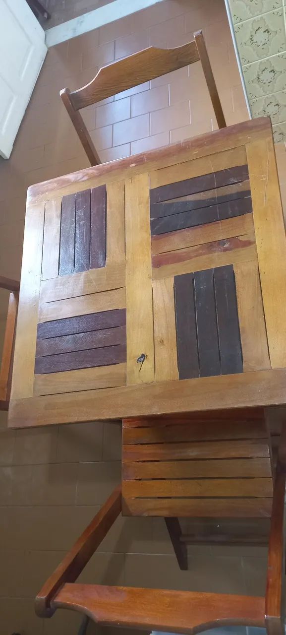 Conjunto de mesa e cadeiras de bar de madeira - Foto 3