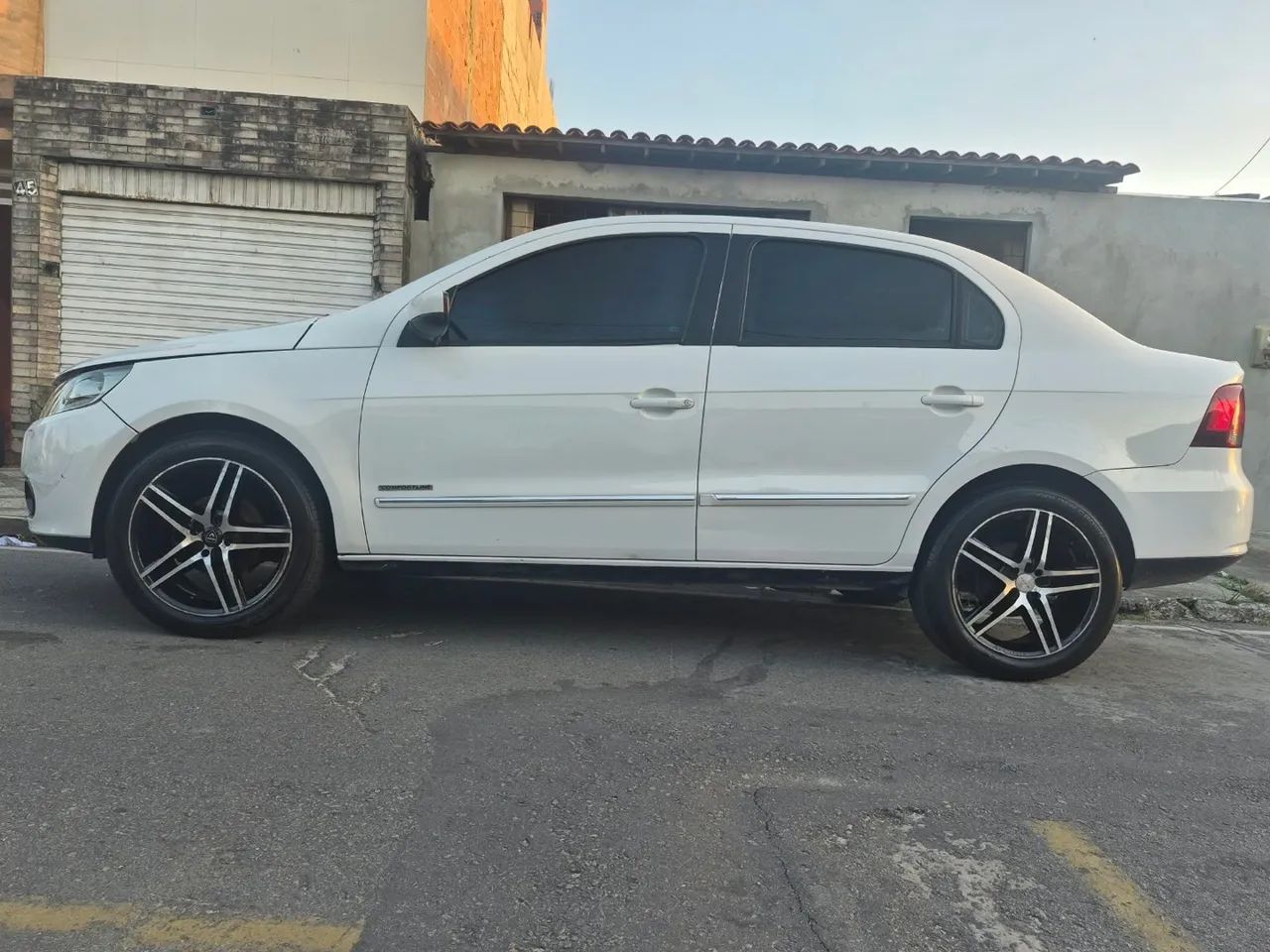 Volkswagen Voyage COMF/HIGHLI. 1.6 T.FLEX 8V 4P 2010