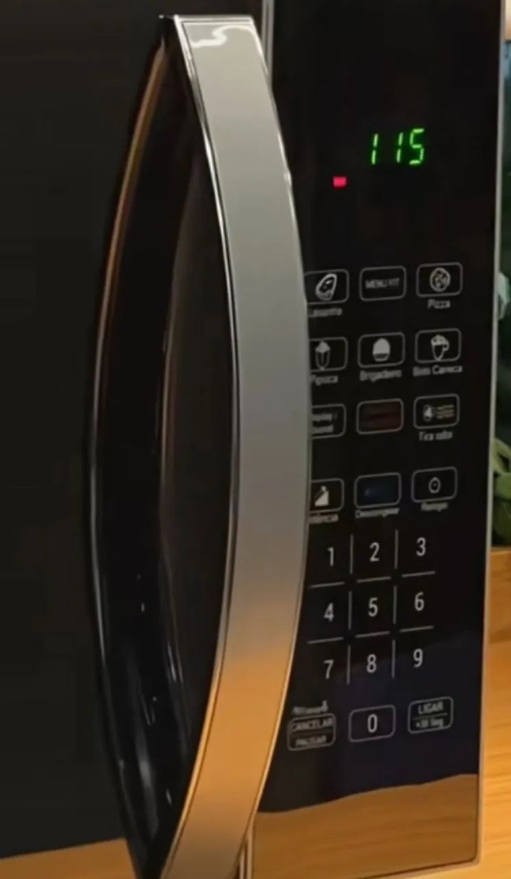 Micro-ondas espelhado Philco 30L - funcionando perfeitamente - Foto 5