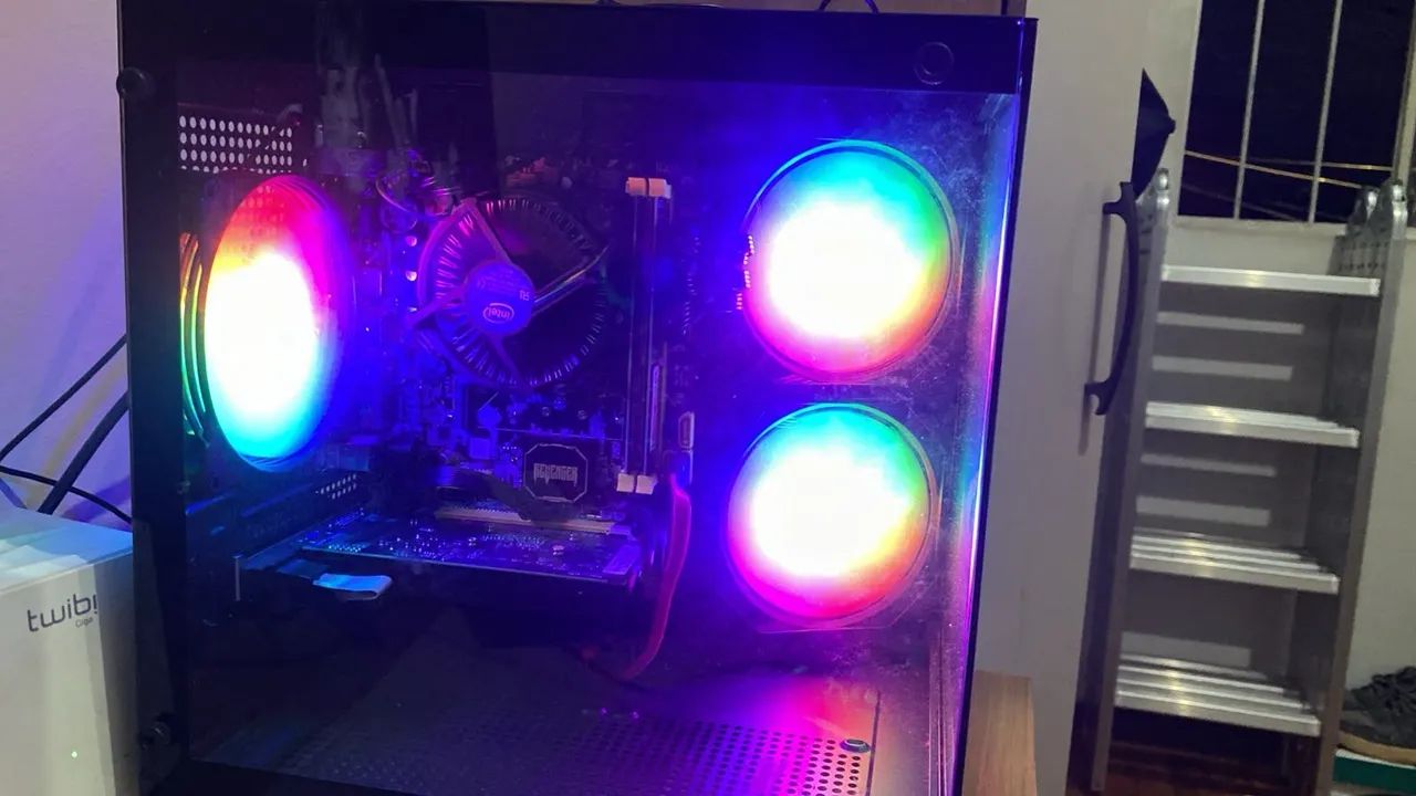PC GAMER COM LED RGB - $250 - Foto 5