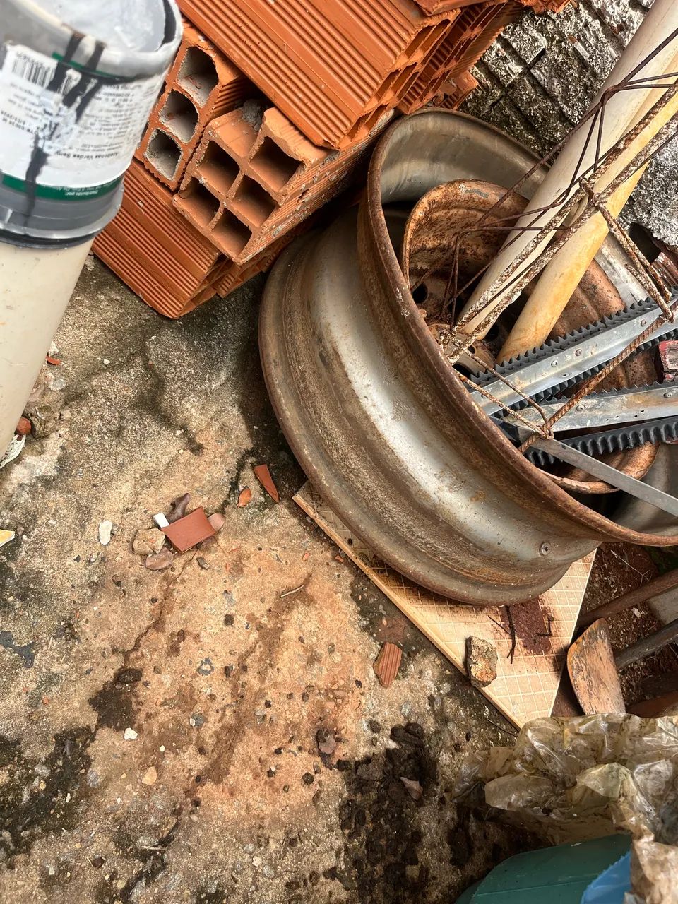 Roda de caminhão 295/22.5 e rolo de corda de 300 metro banhada a óleo  - Foto 2