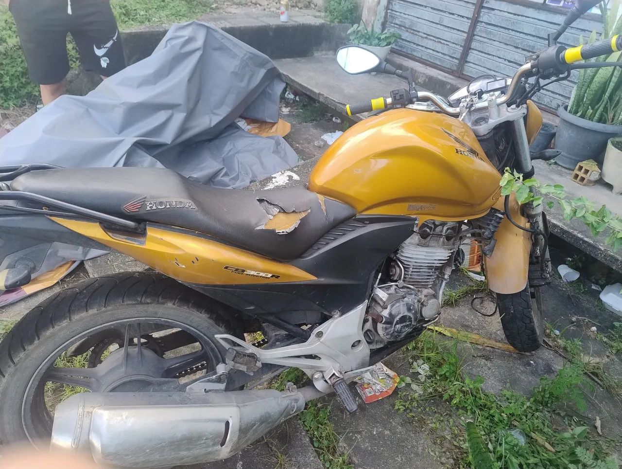 CB300R Dourada - Foto 3